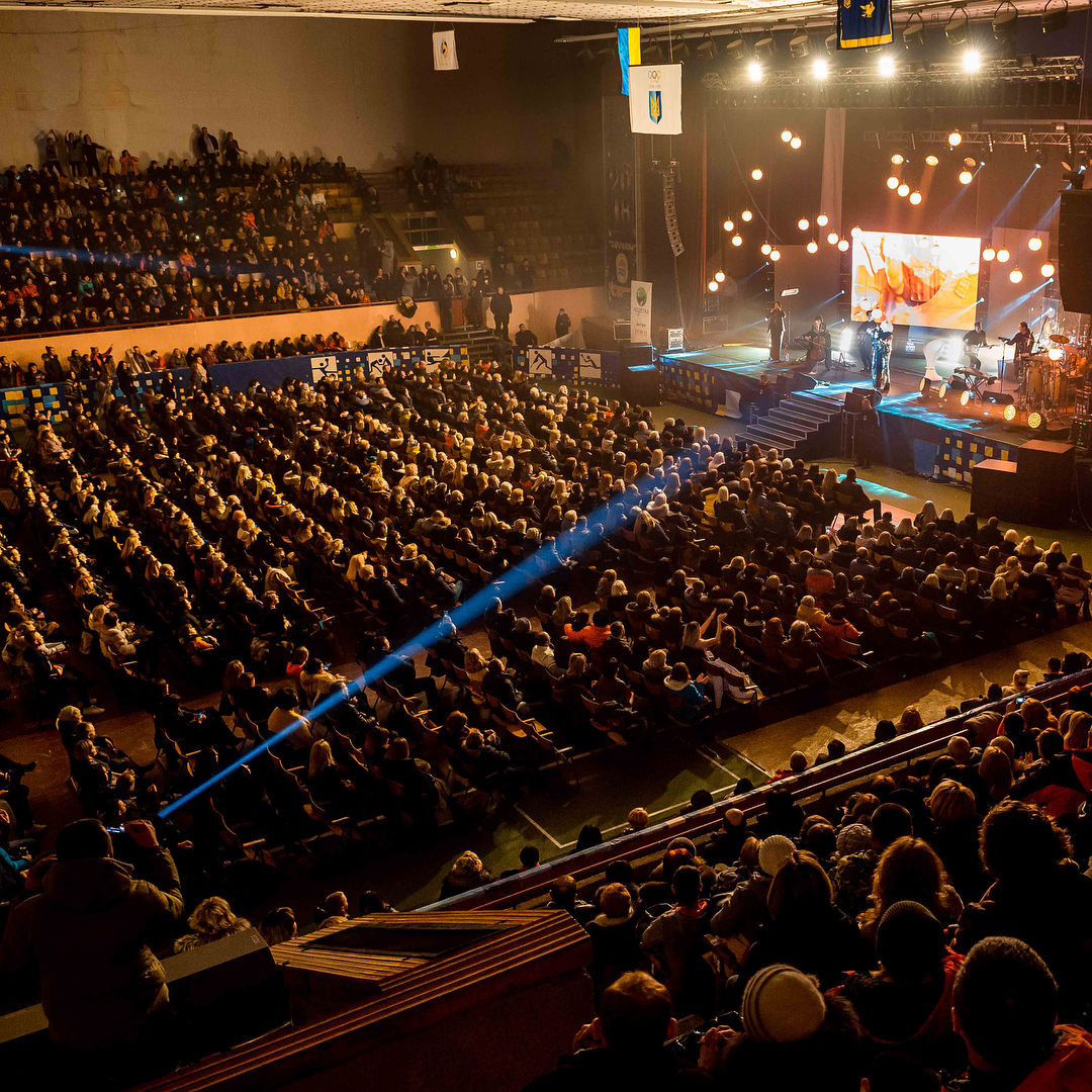 Українська поп-діва запросила всіх на концерт в Донецьку