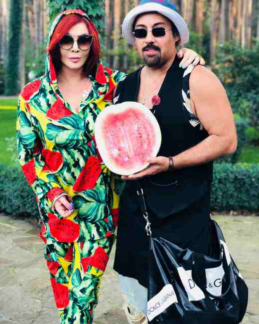 &quot;Дружба навсегда&quot;: Ирина Билык опубликовала фото с отдыха в компании экс-супруга и подруги