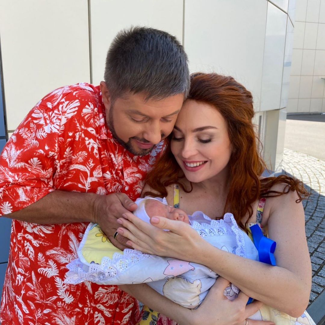 Наконец-то: звезда "Дизель Шоу" ошарашила фото из роддома