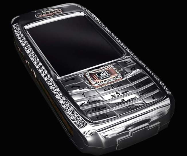 Золотые слова: как выглядят топ-10 самых дорогих мобильных телефонов в мире