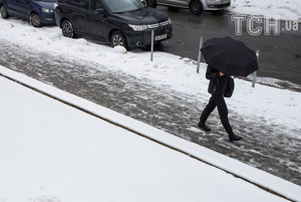 Ну, где же весна? В сети показали снежные фото Киева 29 марта