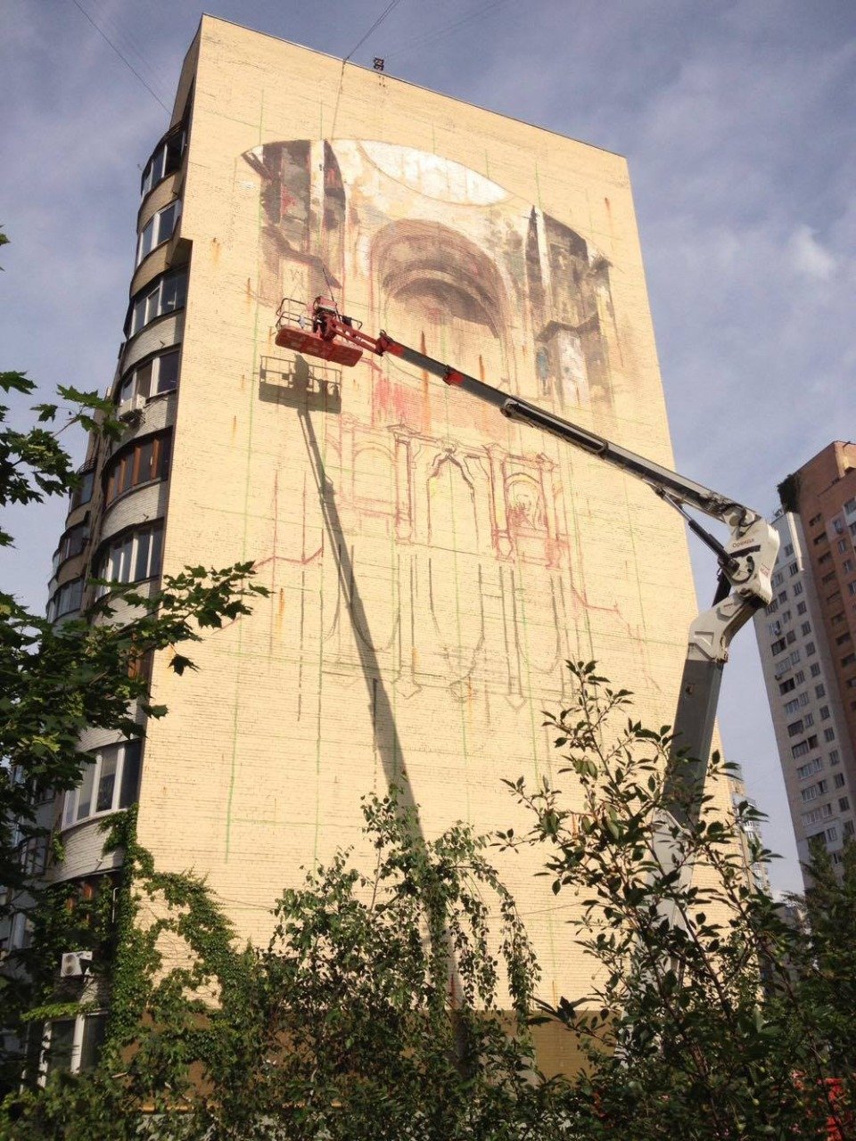 В Киеве на стене здания появилась еще одна София