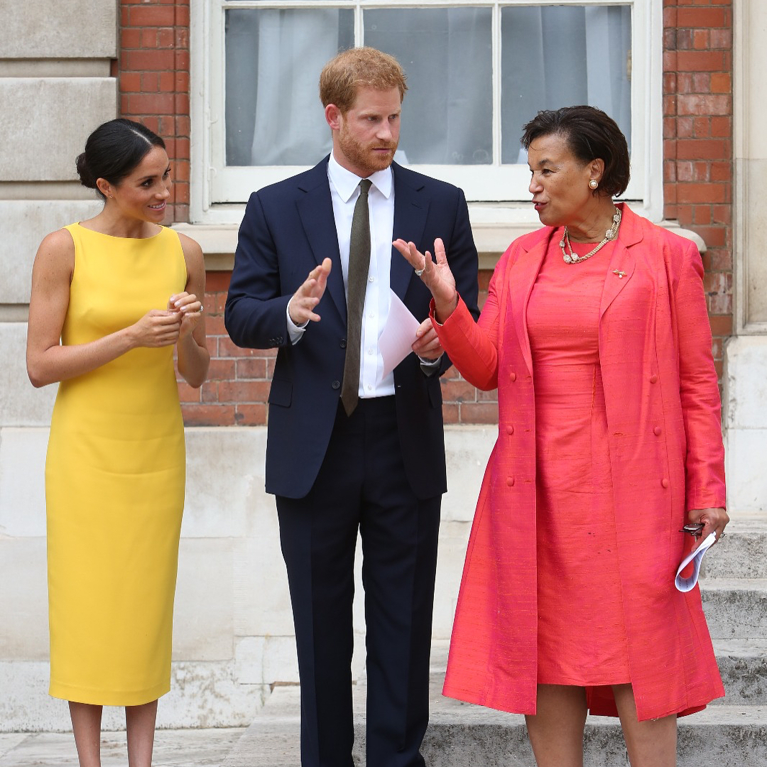 Квітуча і щаслива: Меган Маркл вперше після весілля показалася на публіці в яскравому образі