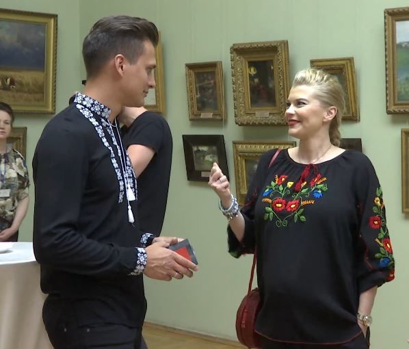 Вагітна Іриша Блохіна показала зворушливе фото у вишиванці