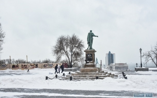 Негода в Одесі: в мережі показали вражаючі фото і відео міста в снігу
