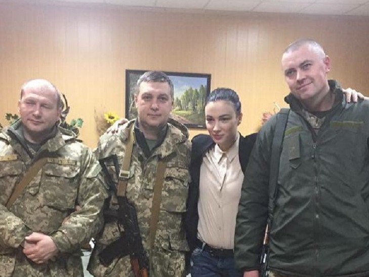 Топ-5 зірок-патріотів: опубліковано рейтинг музикантів, які виступали в зоні АТО в 2016 році