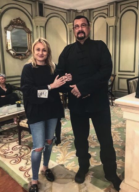 Дочь Суркиса показала фото с "другом Путина" Сигалом и российскими звездами