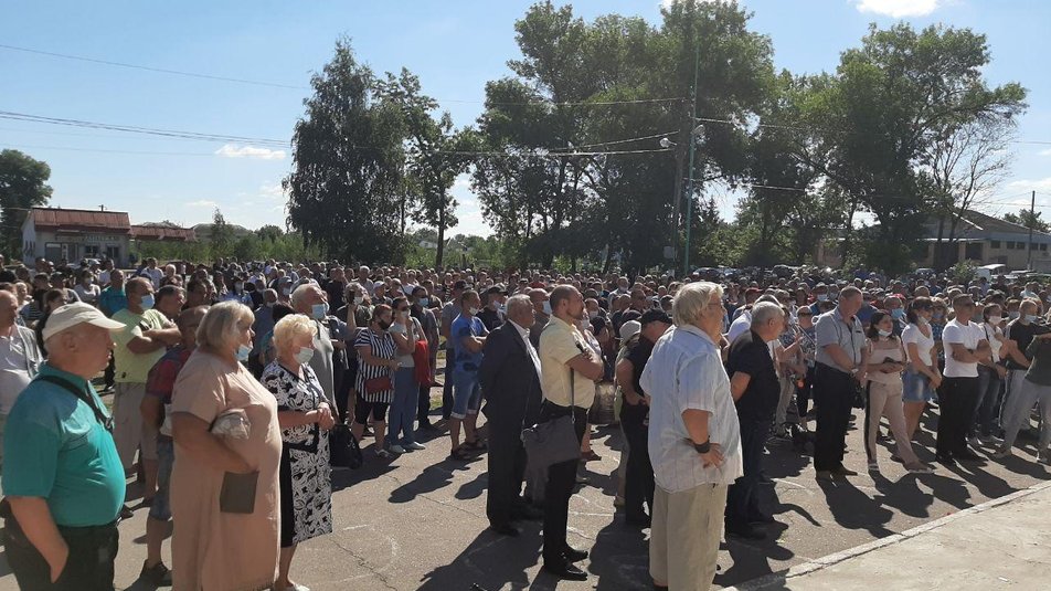 Под Харьковом эвакуировали ромов, против которых ополчилось село (видео)