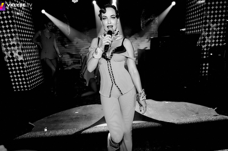 "Я нічого не пам'ятаю": Даша Астаф'єва спокусила підписників відвертими фото зі свого шоу