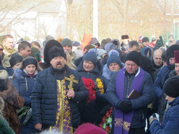 "Хотел заработать на жилье": в Хмельницкой области похоронили 21-летнего бойца АТО