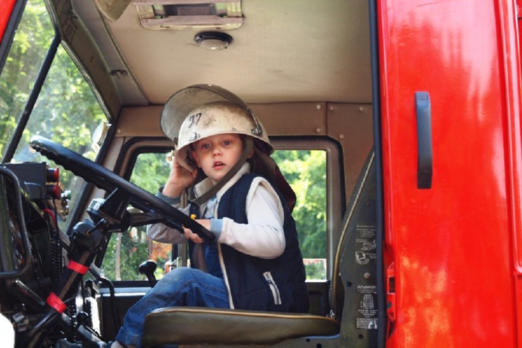 В Киеве дети на день стали врачами, пожарными и полицейскими