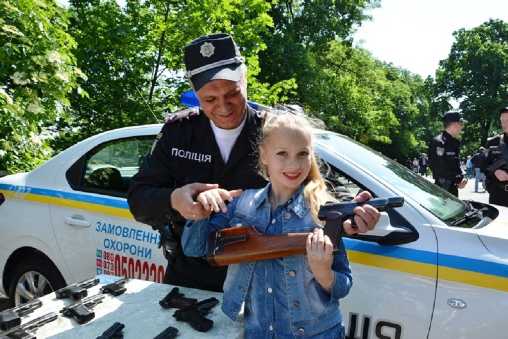 В Киеве дети на день стали врачами, пожарными и полицейскими