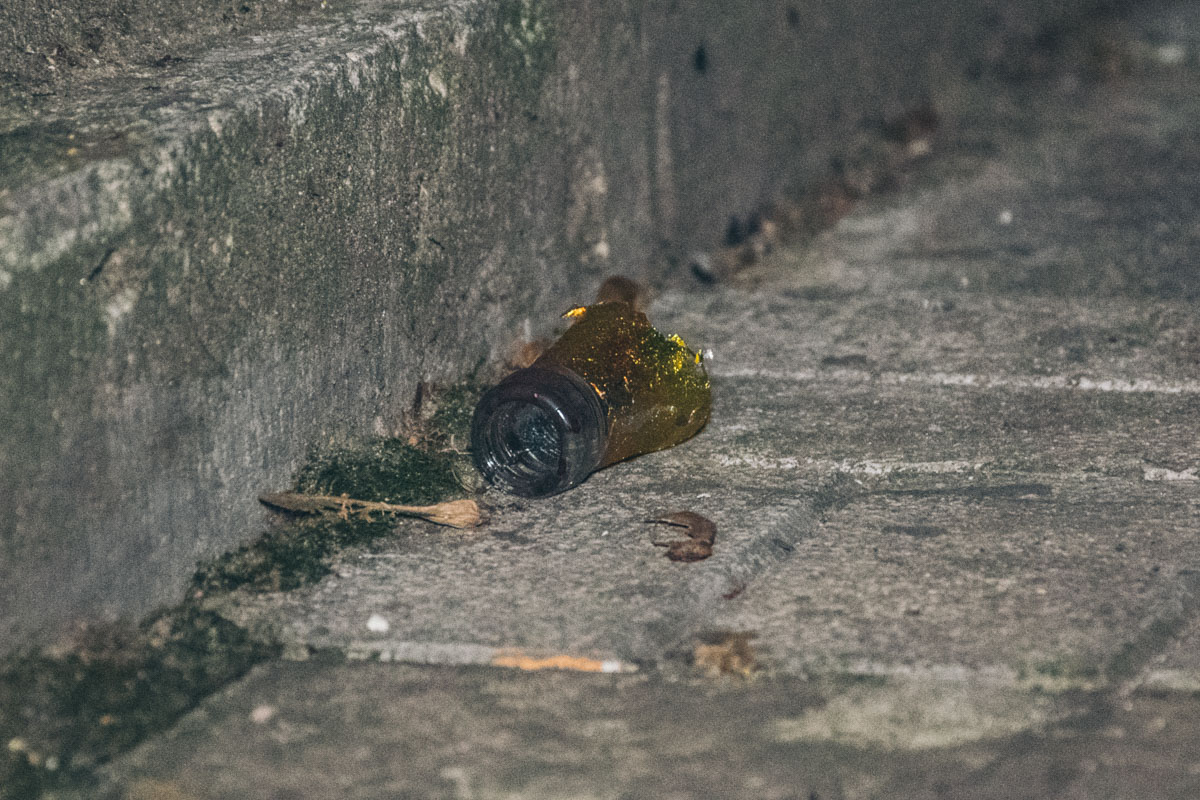 В Киеве участница группы "Синий кит" вскрыла себе вены (фото)