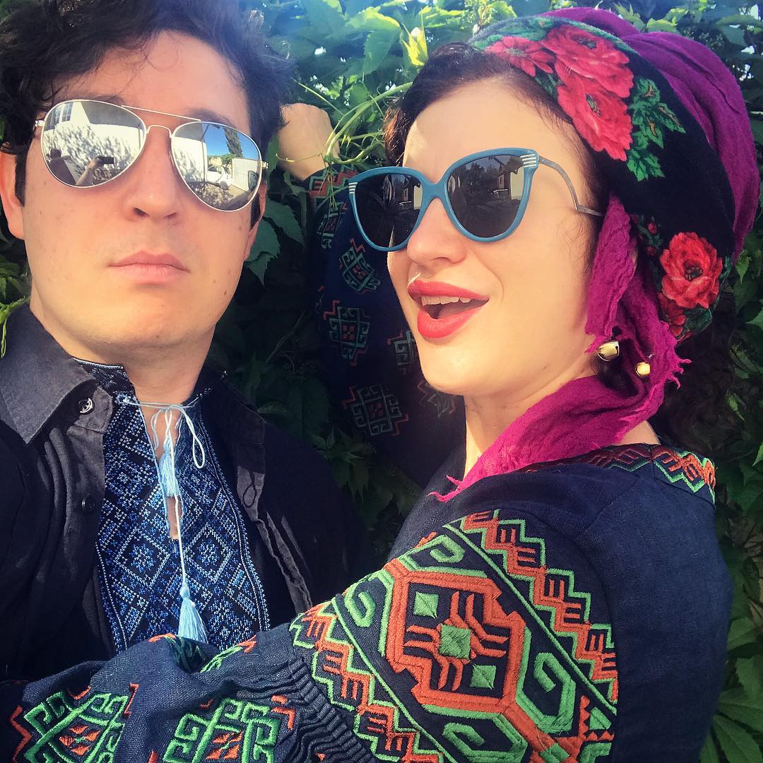 "Это наш идентификационный код": украинские звезды нарядились в вышиванки (фото, видео)