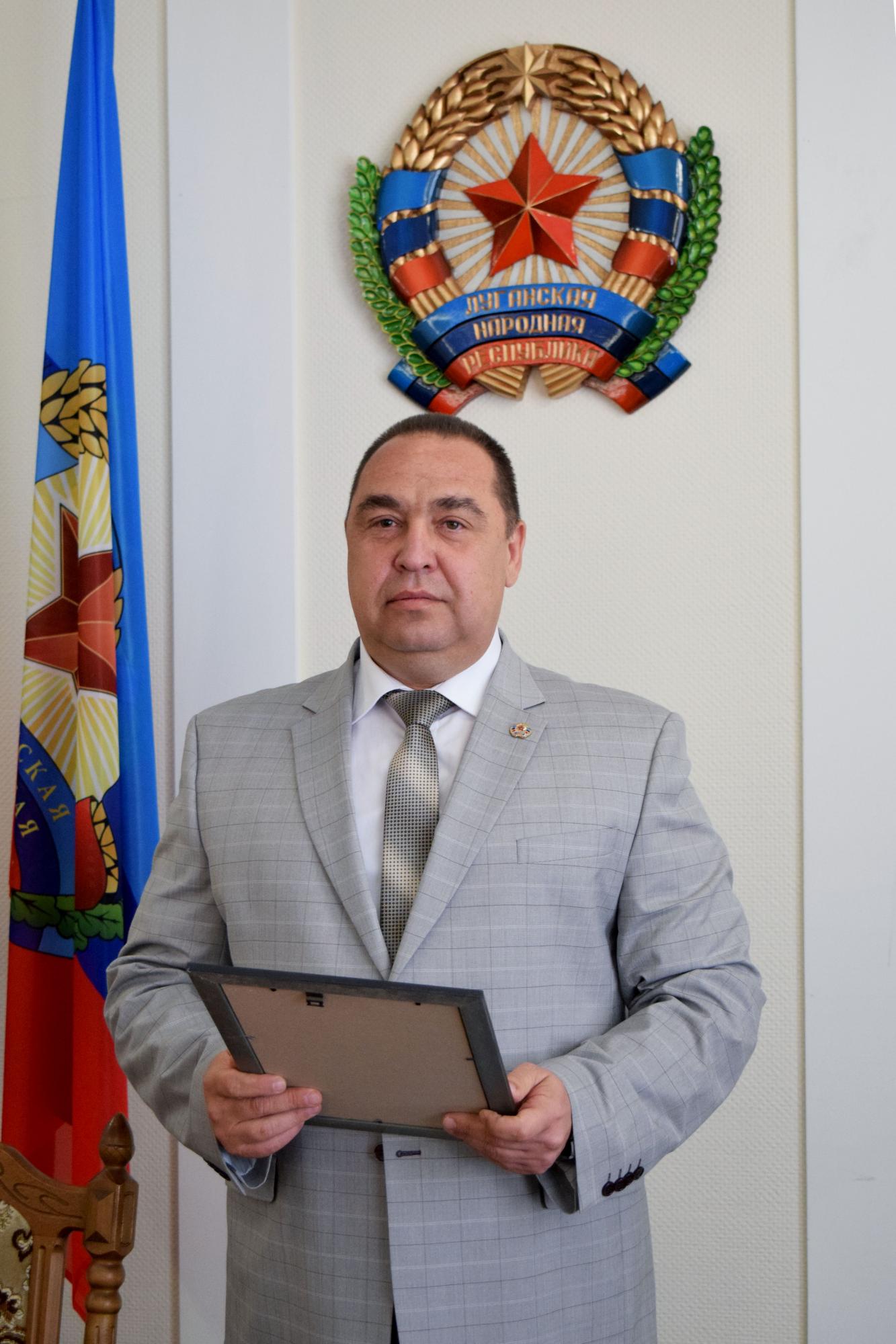 "Поміняли шило на мило": стало відомо, як живе Плотницький у Москві