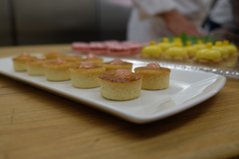 Свадьба принца Гарри и Меган Маркл: в сети показали, как повара готовятся к торжеству (фото)