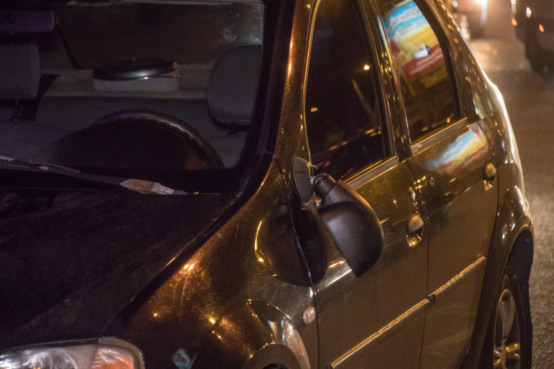 "Пытался уйти от столкновения, но не смог": в Киеве произошло ДТП с иностранкой (видео)