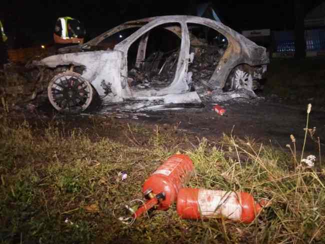 В Киеве попытка скрыться от полиции стоила водителю дорогущей машины (фото)