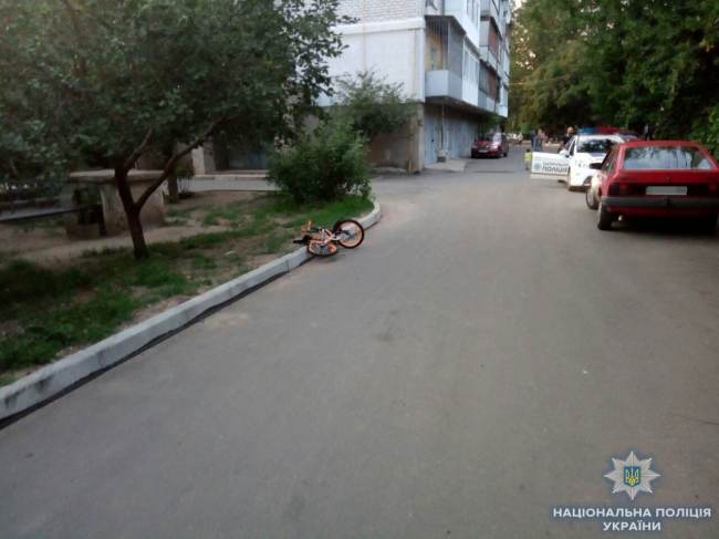 В Николаеве подросток за рулем авто наехал на шестилетнего ребенка (фото)