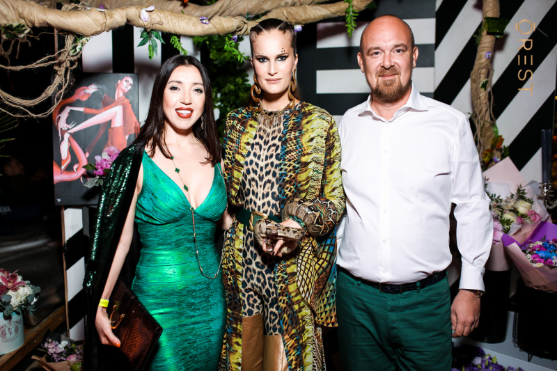 Знаменитая украинская модель Алла Костромичева устроила "джунгли" в центре Киева (фото)