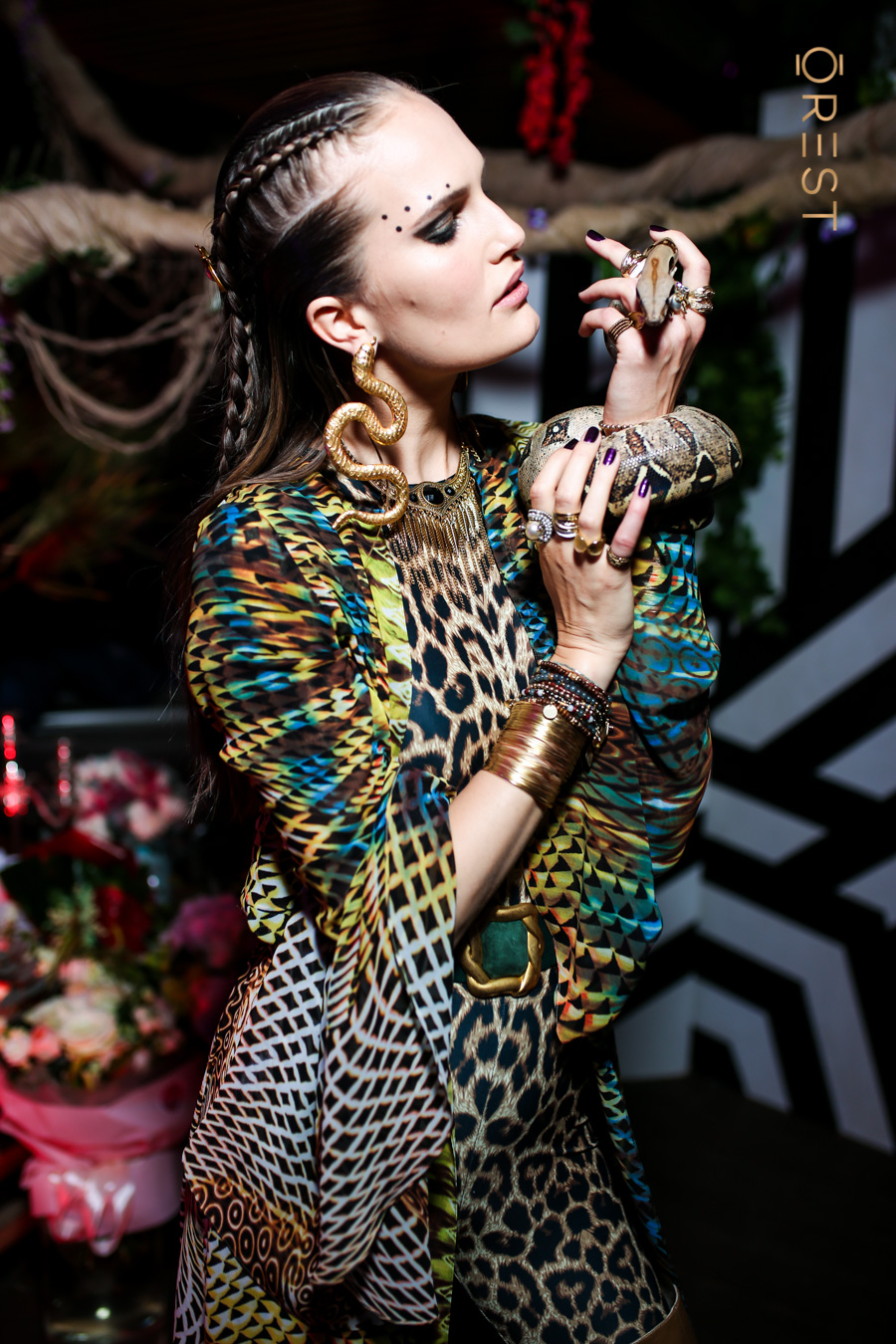 Знаменитая украинская модель Алла Костромичева устроила "джунгли" в центре Киева (фото)