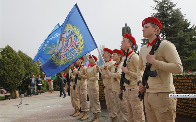 "Деды на палочках": в Крыму прошла очередная пропагандистская акция (фото)
