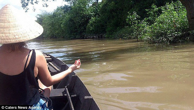 Студентка з Австралії їздить по всьому світу на побачення з багатими чоловіками