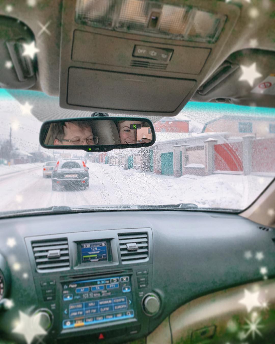 &quot;Як кришталеву вазу&quot;: дівчина Розенко показала, як міністр везе її на роботу