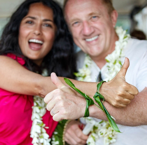 Сальма Хайек сыграла вторую свадьбу спустя 9 лет брака