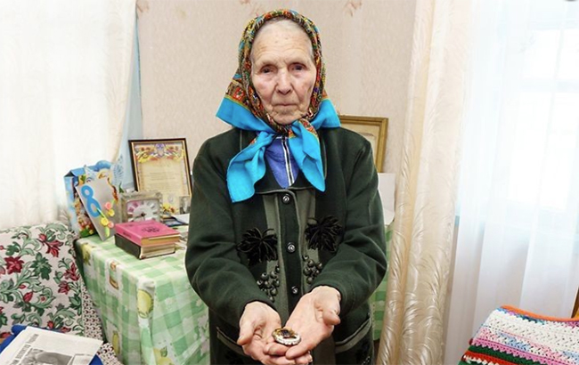 "Пусть и моя доля там будет": 92-летняя пенсионерка стала Почетным волонтером Украины