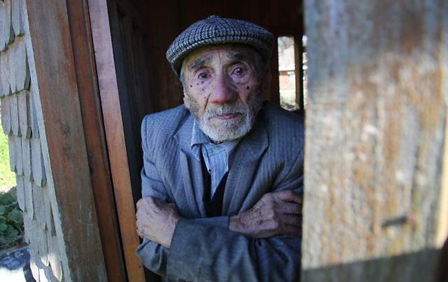 Умер старейший мужчина в мире