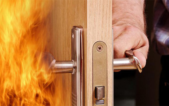 Новый антирекорд: в ГСЧС встревожены статистикой погибших при пожарах на Рождество