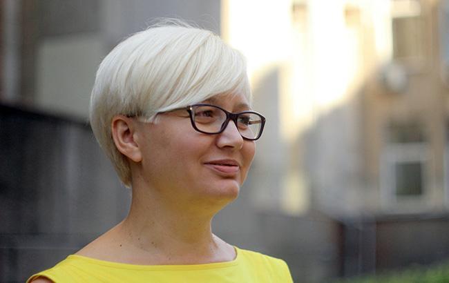 "Усик - обычный трус": известная писательница резко высказалась в сторону боксера