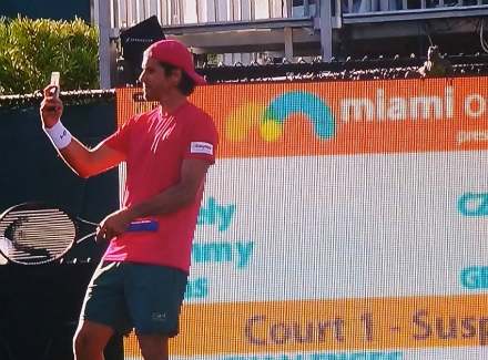 Ящерица стала настоящей звездой теннисного супертурнира