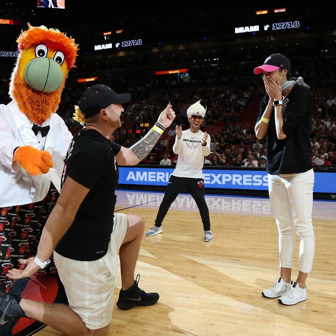 Українській гімнастці Ганні Безсоновій зробили пропозицію на матчі НБА (фото)