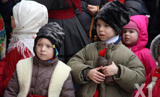 В Харькове, Краматорске и Львове синхронно спели популярную колядку
