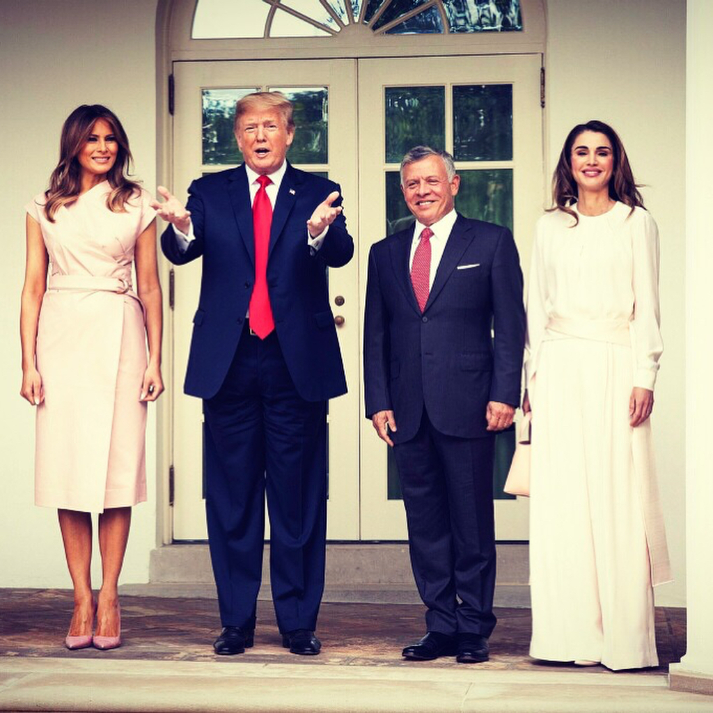 Мелания Трамп и королева Рания вышли в свет в похожих образах