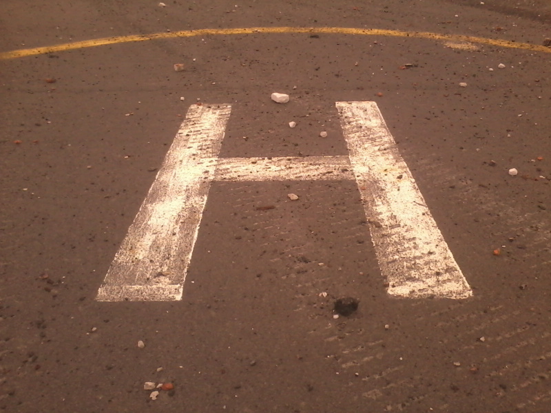 "Цените героев и мир без русского сапога": в сети показали архивные фото аэропорта в Луганске