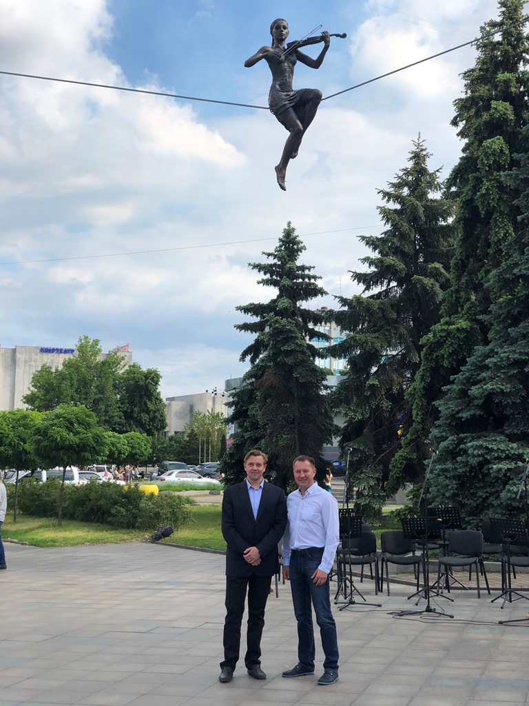 Отечественные производители бытовой техники Saturn и средств защиты растений "Укравит" украсили Черкассы