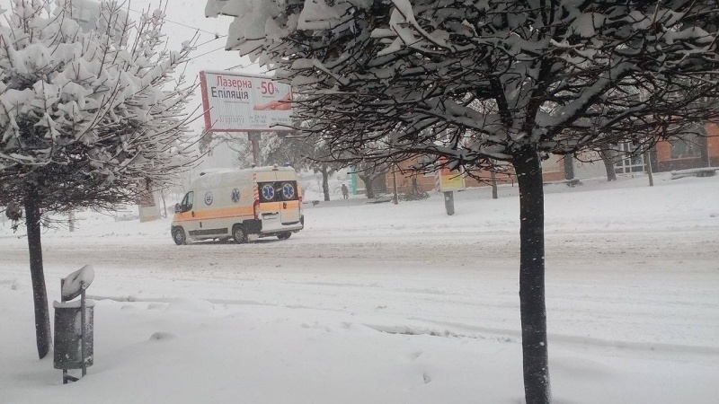 Ивано-Франковск оказался в плену снега: опубликованы фото