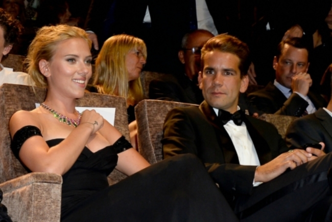 Скарлетт Йоханссон разводится с мужем