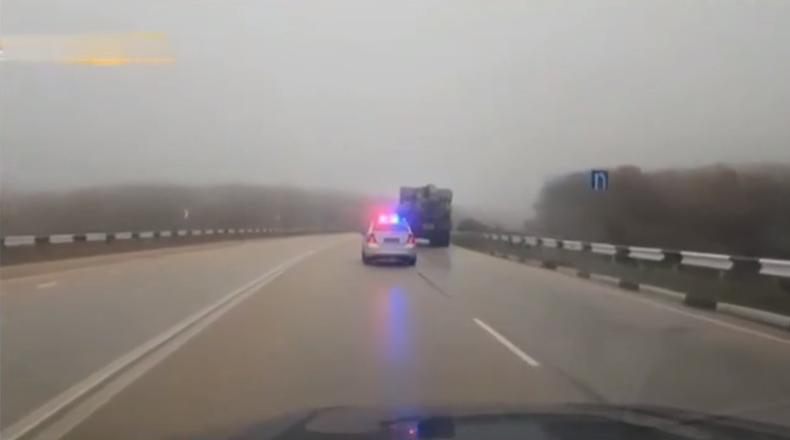 На трасі Севастополь-Керч помітили колону російської військової техніки (відео)