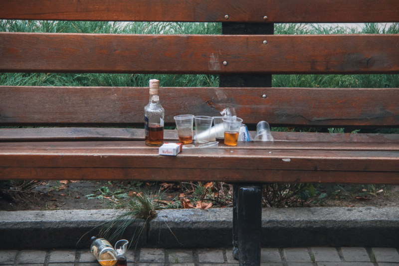 В Киеве компания подростков напала с ножом на представителей ЛГБТ