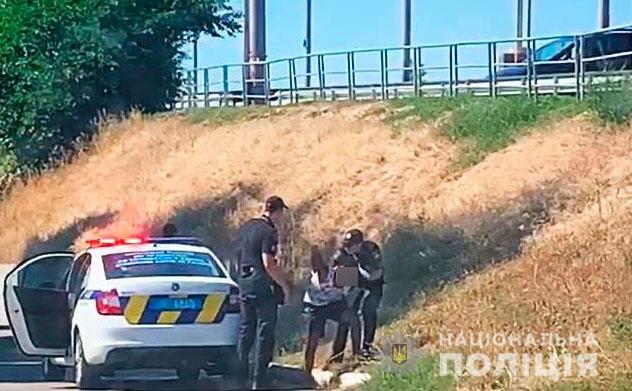 В Полтаве студент-иностранец угнал автомобиль с двумя детьми (фото)