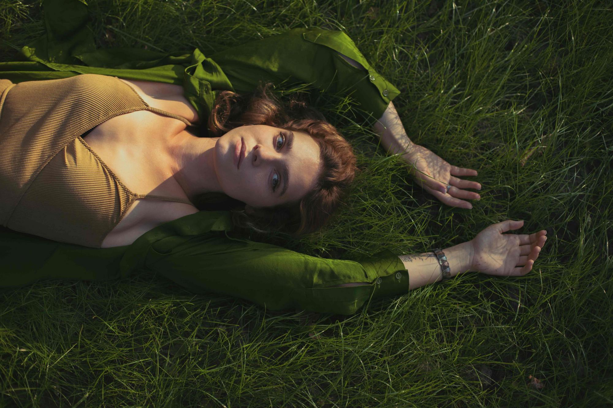 Донька народної артистки України випустила кліп: в ньому знялася її дівчина Настя