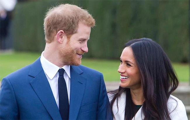Королева Елизавета II официально благословила брак принца Гарри с Меган Маркл