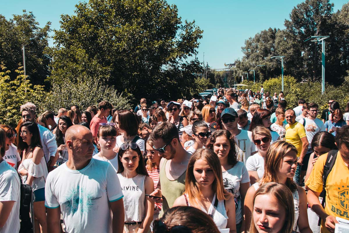 Барвисті бої: як у Києві веселилися на фестивалі Холі (фото, відео)