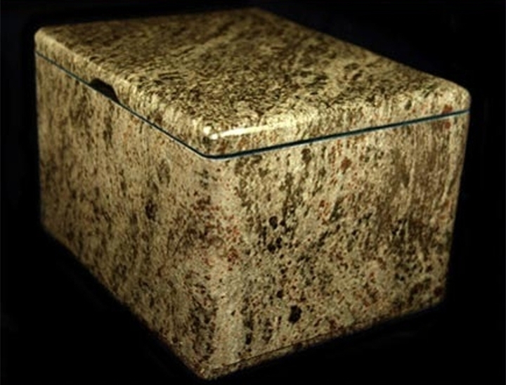 Золотые слова: как выглядят топ-10 самых дорогих мобильных телефонов в мире