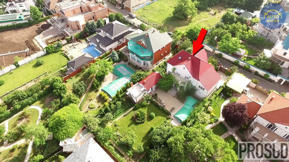 "Автомайдан" показав будинку "бідних" київських суддів