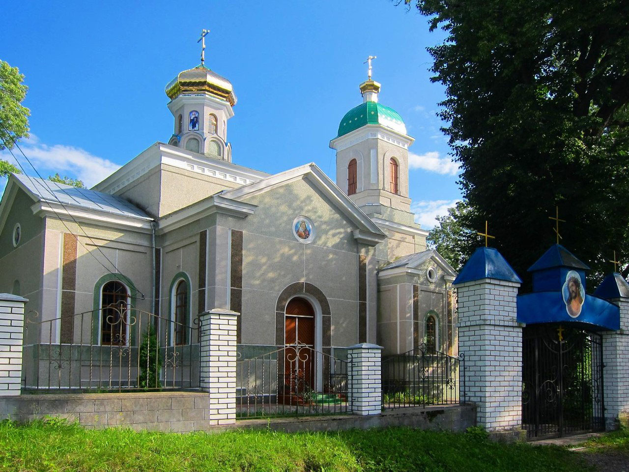 Работник епархии Московского патриархата избил прихожанку ПЦУ